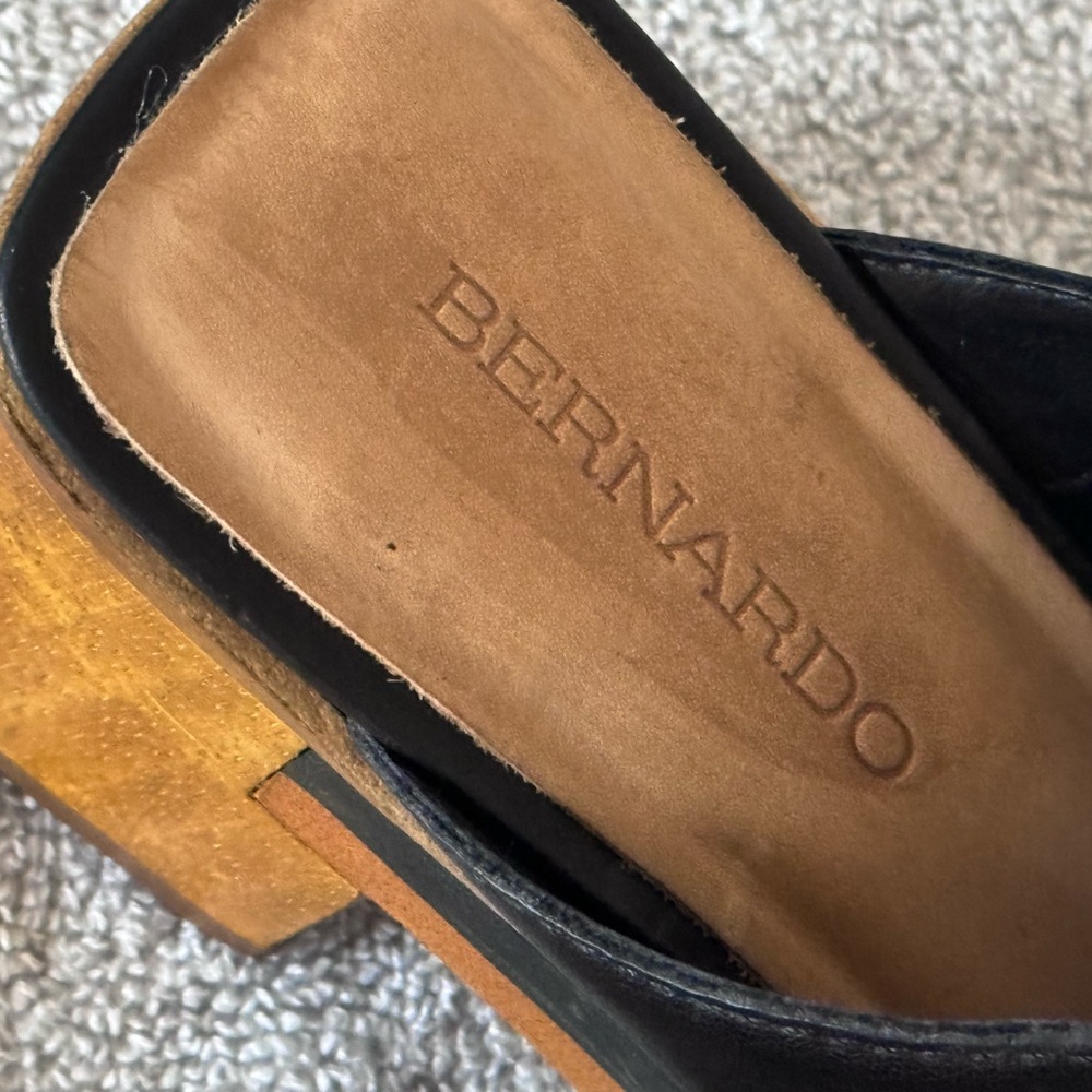 Bernardo Black Mules with Bow and Block Heel - Picture 4 of 12